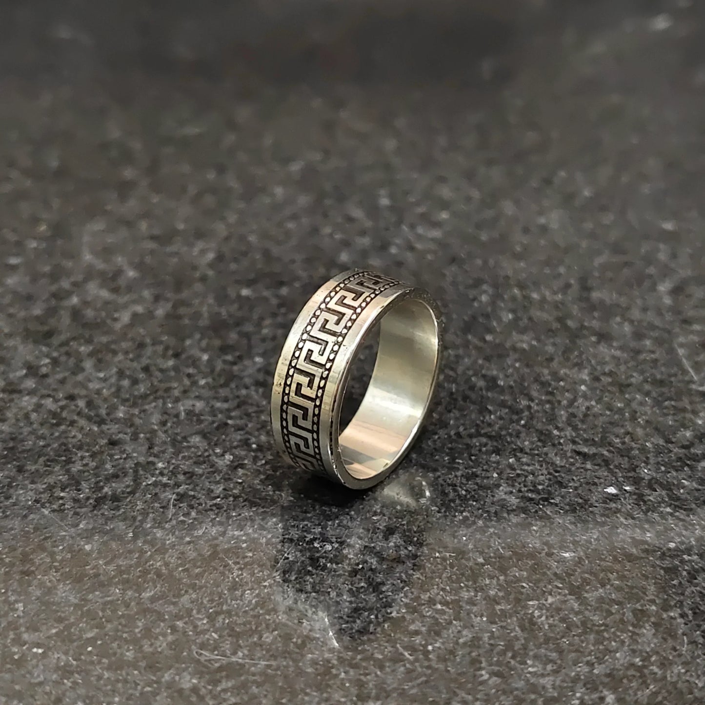 Pack of 2 Versace Pattern Rings (Black, White)