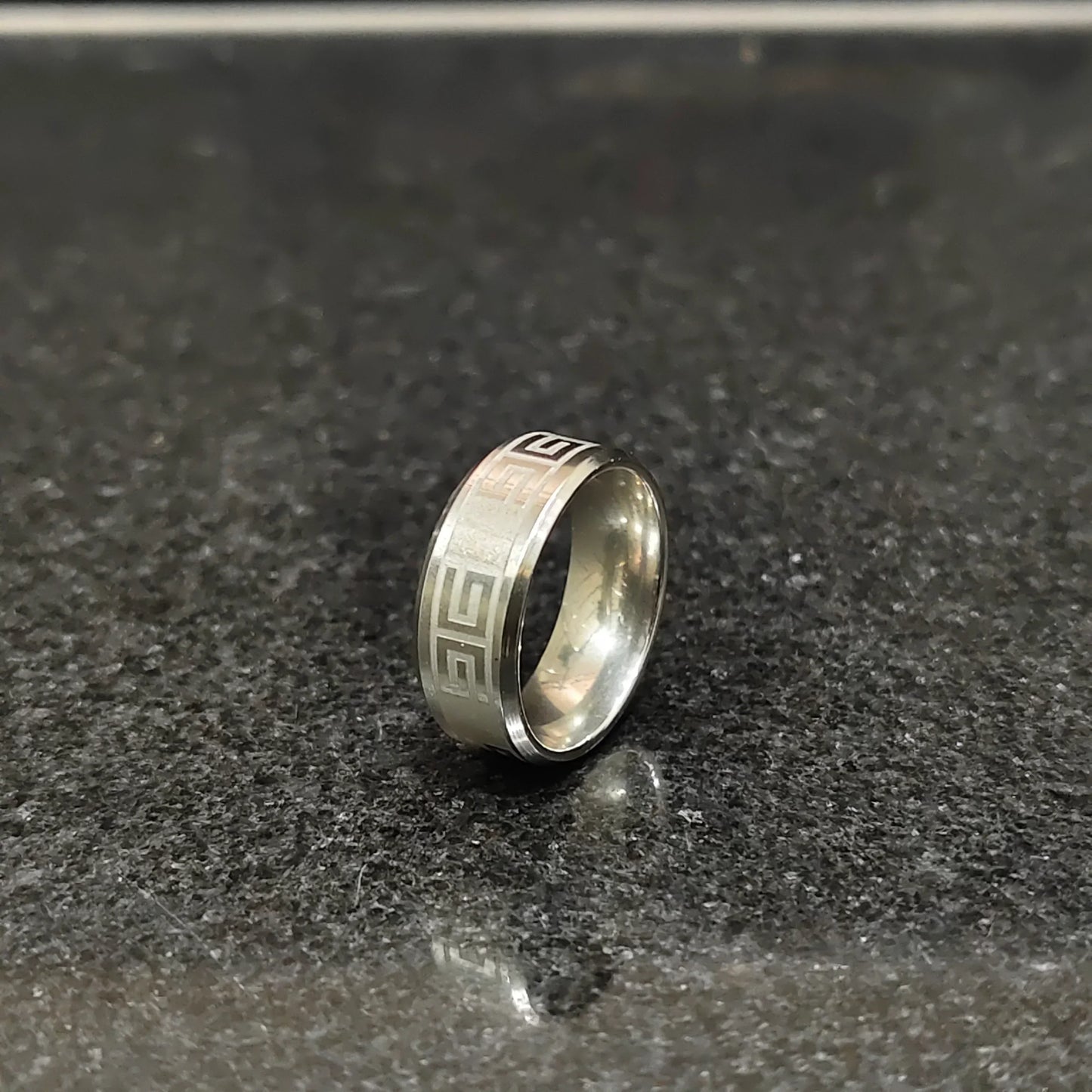 Pack of 2 Versace Pattern Rings (Black, White)