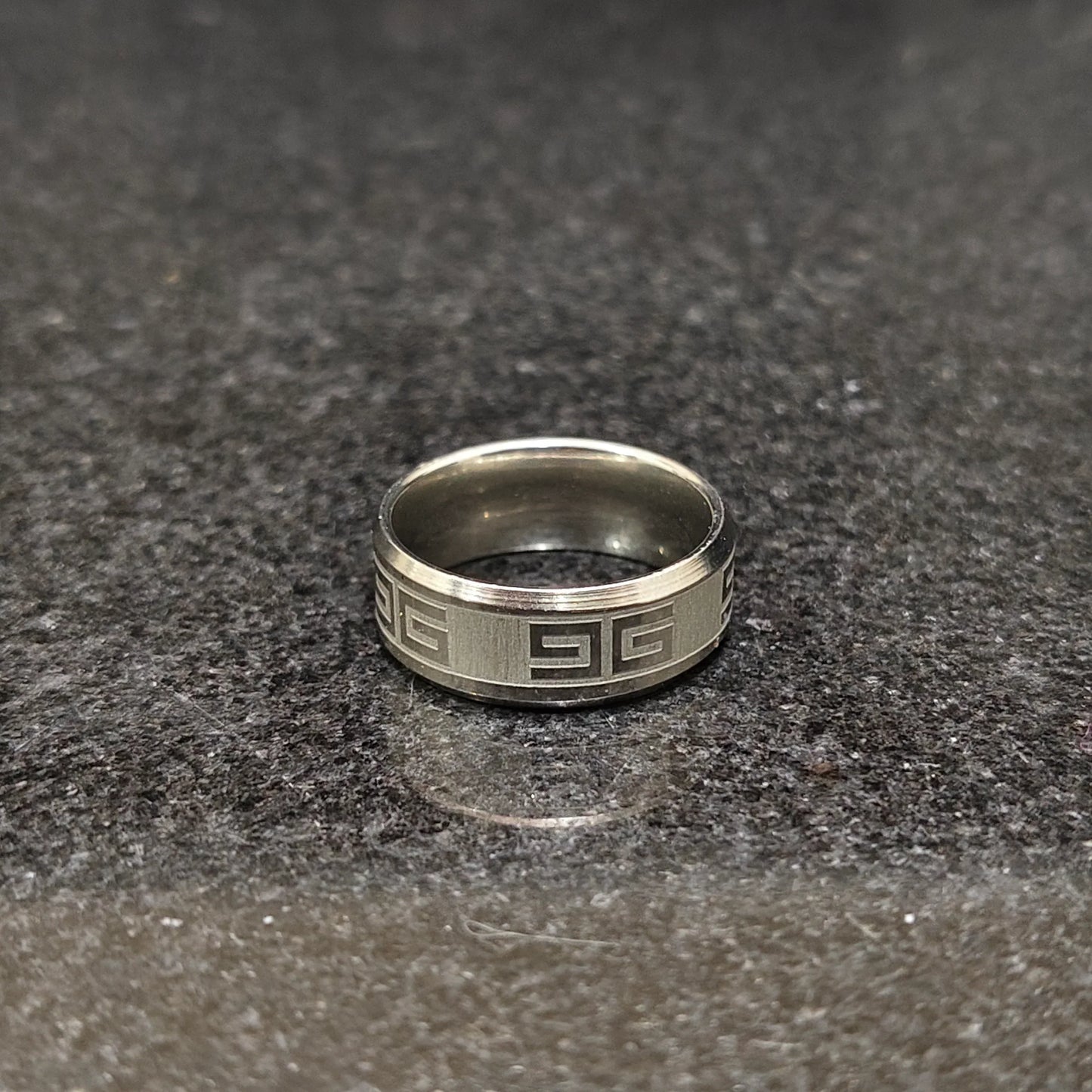 Pack of 2 Versace Pattern Rings (Black, White)