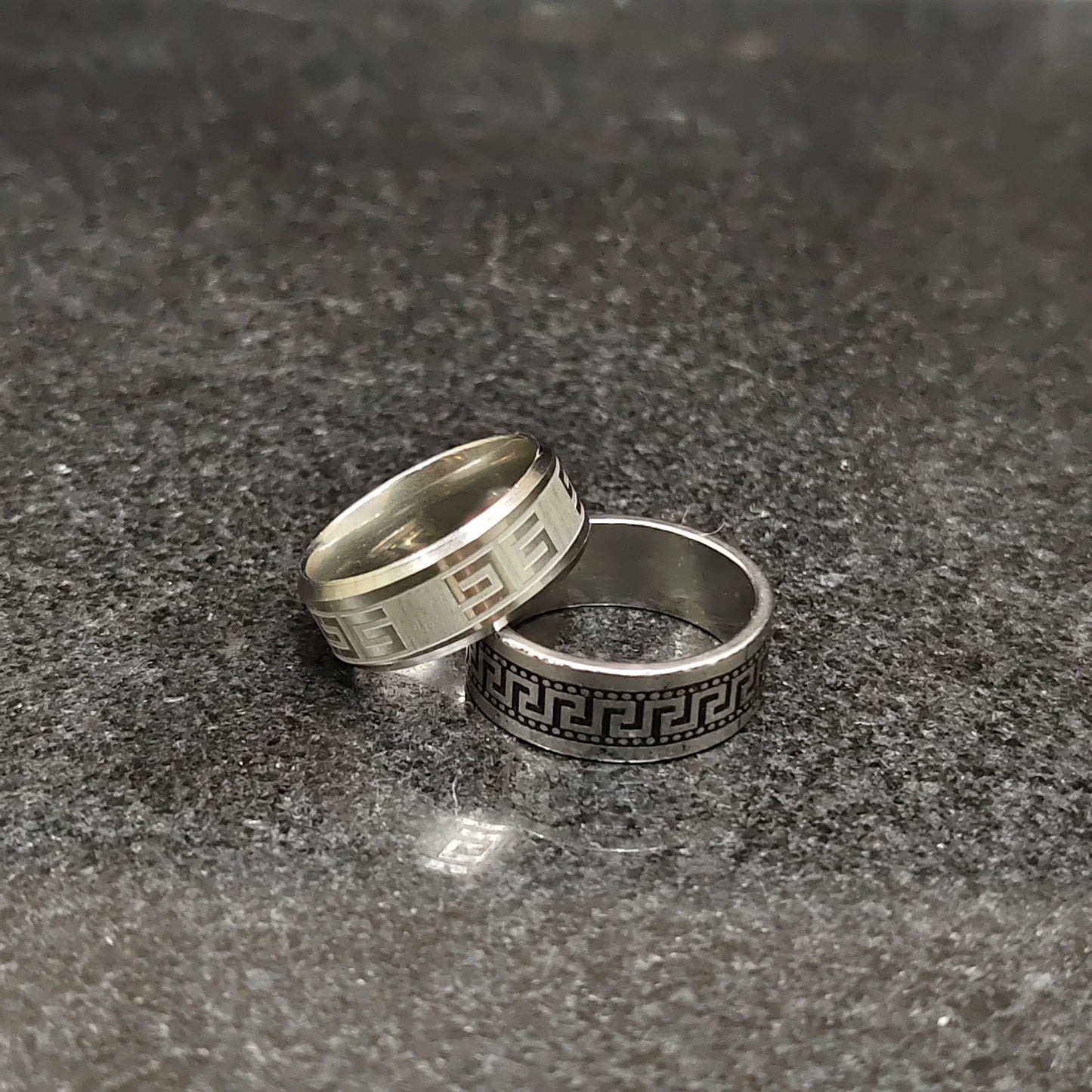 Pack of 2 Versace Pattern Rings (Black, White)